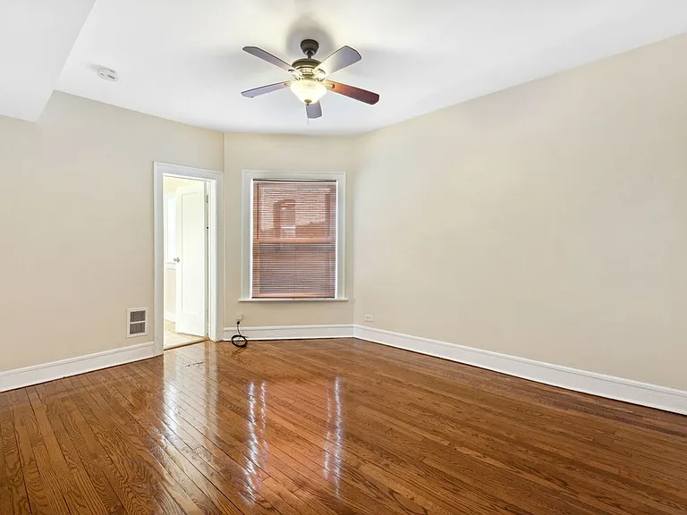 7746 S East End Ave #1 — Photo 5