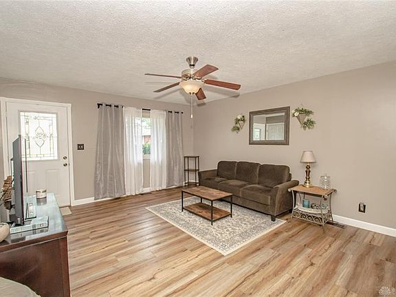 4th image of 6108 Woodville Dr