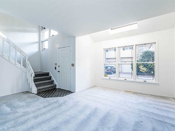 4th image of 1180 E Broadway APT 5