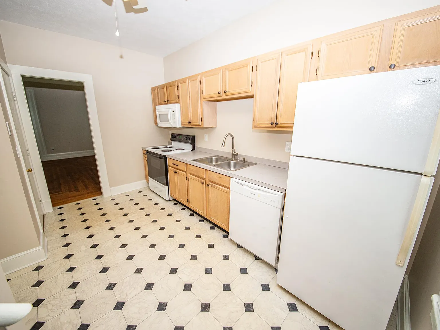 148B Pearl St — Photo 3
