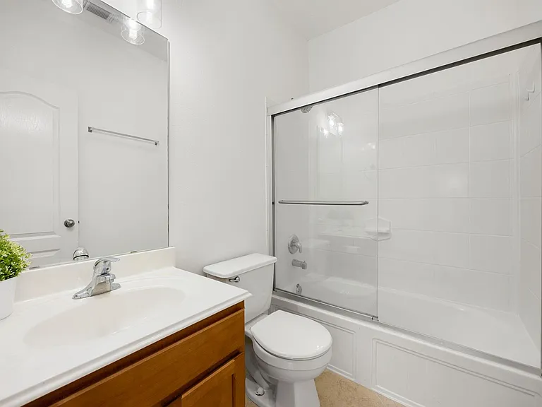 25030 Emporia Point Ct — Photo 23