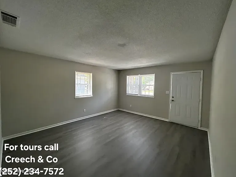 1313 Proctor St — Photo 4