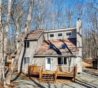 1565 Lake Ln, Pocono Lake, PA, 18347