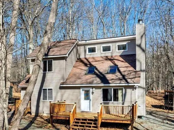 1565 Lake Ln, Pocono Lake, PA 18347