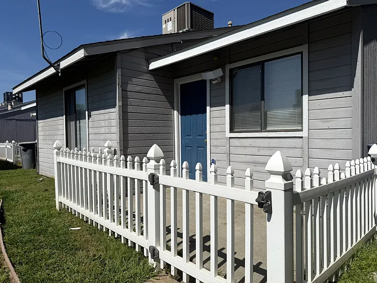 1310 Loughborough Dr — Photo 25