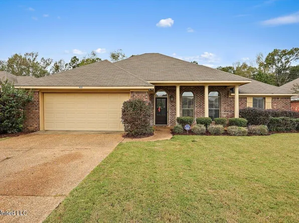 922 Clubhouse Dr, Pearl, MS 39208
