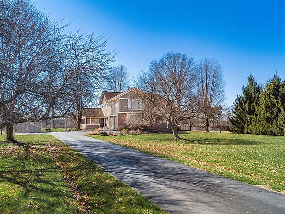 2nd image of 4784 Baker Rd
