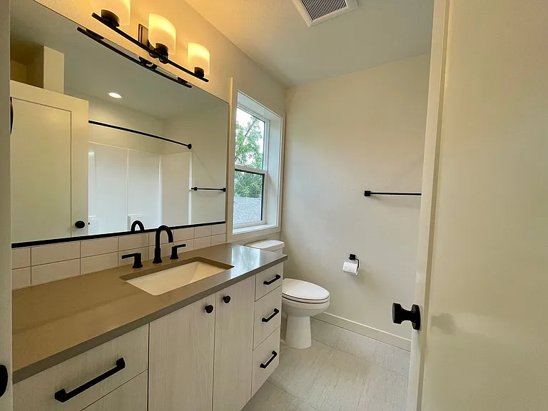 601 SE Spokane St #201 — Photo 27