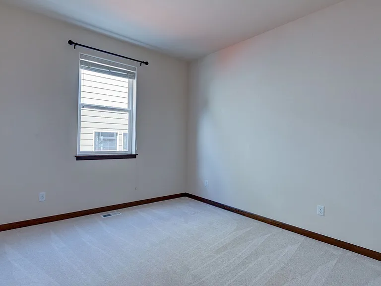 1640 SW Downfield Way — Photo 15