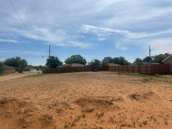 111 Avenue V, Levelland, TX 79336