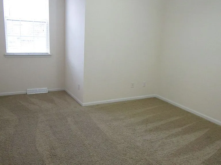 4402 - 4404 Jeana Court — Photo 25