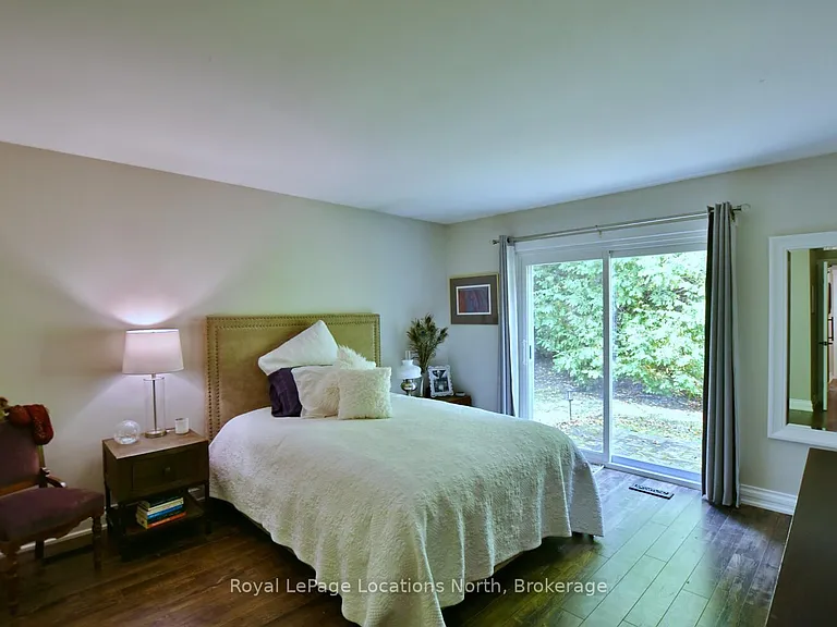 590 Oxbow Cres — Photo 34