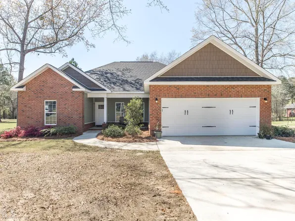 9 Oak St, Hawkinsville, GA 31036