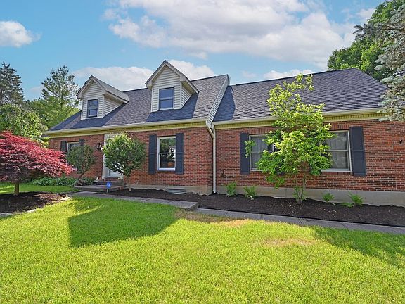 2nd image of 1401 Amesbury Dr