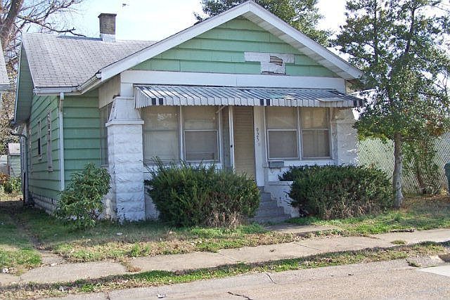 1st image of 925 Cedar St