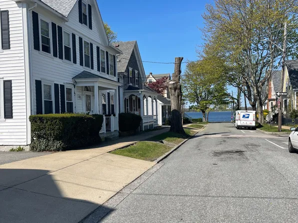 26 Burton St #3, Bristol, RI 02809