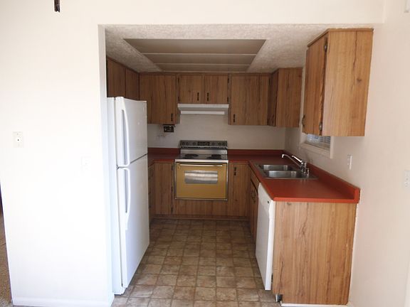 4th image of 1017 Toxaway Cir