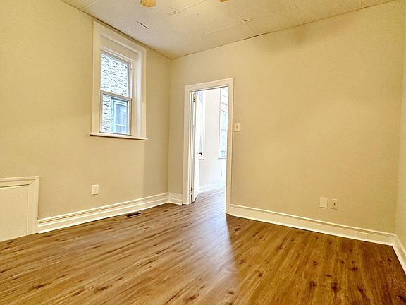 5th image of 930 Porter St Floor 1
