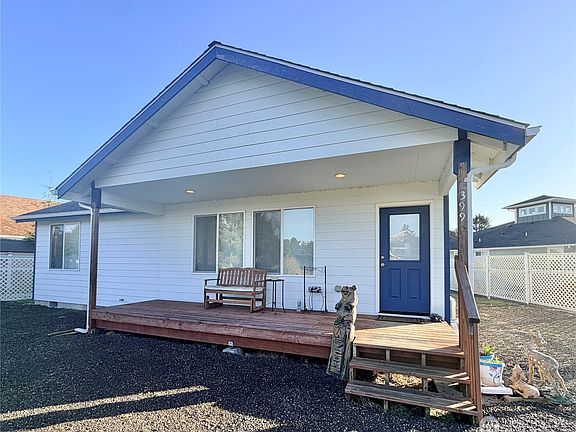 2nd image of 399 N Razor Clam Drive SW