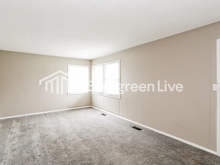 2534 Adams Rd — Photo 3