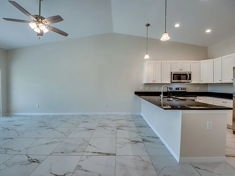 3419-3421 SW 15th Pl — Photo 10