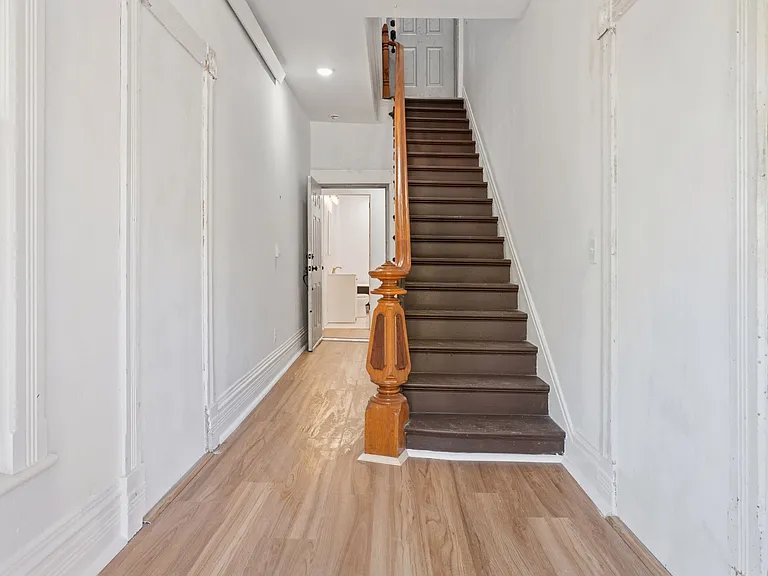 151 Ruxton Ave #B — Photo 5