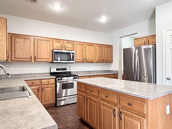 3rd image of 4837 Quartz Crest St