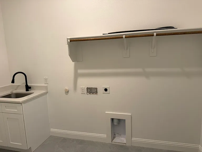 1832 Noble Ct — Photo 11