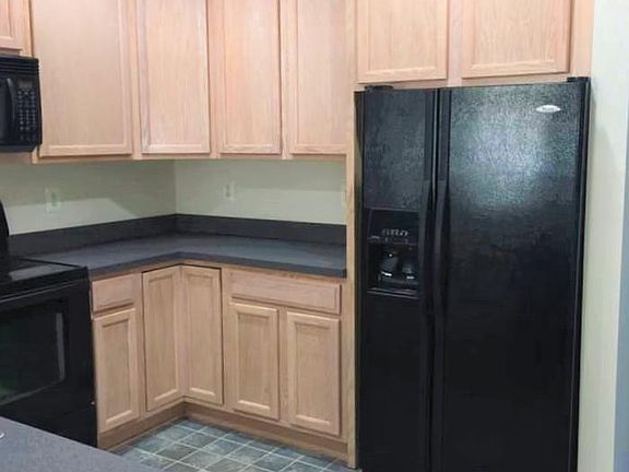 5th image of 305 Old Squaw Ct