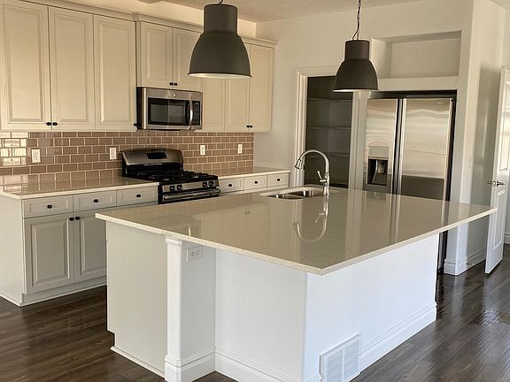 4th image of 28 S Rio Grand Ave W