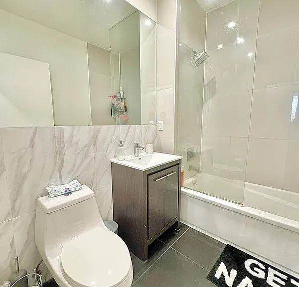 818 Lexington Ave #3C — Photo 9