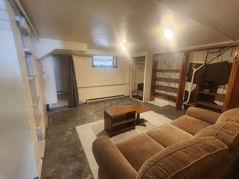 670 Park Street — Photo 6
