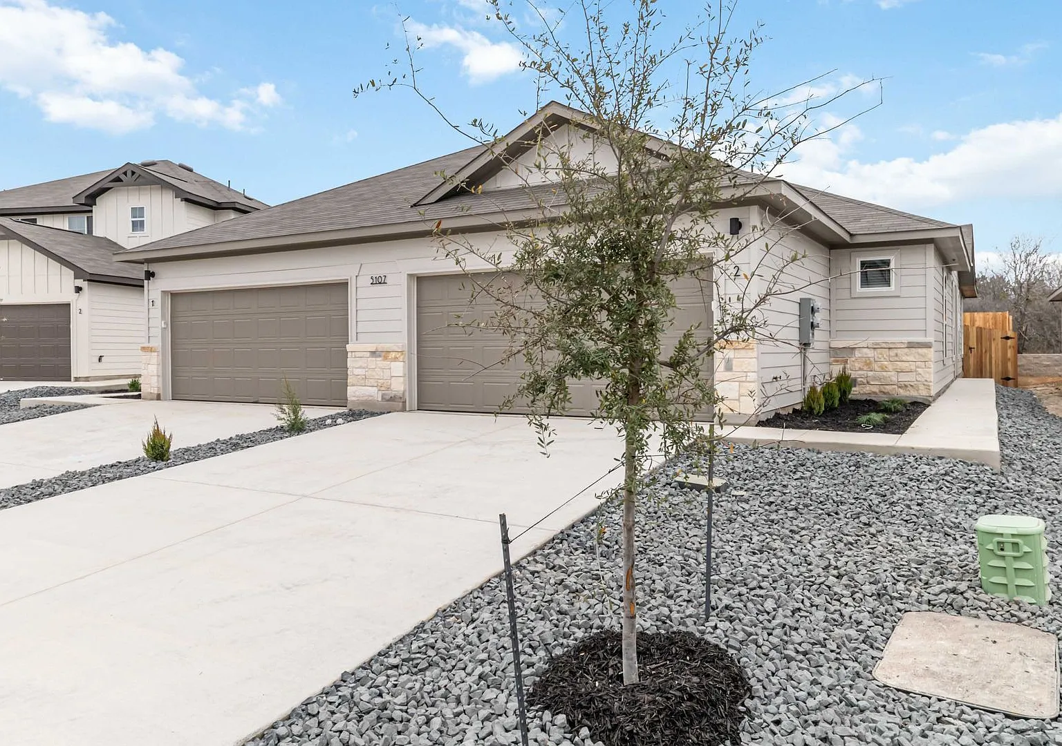 6 Weeks Free Move-In Special! Brand New 3 Bed / 2 Bath Home Modern Kitchen + Private Yard — Photo 3