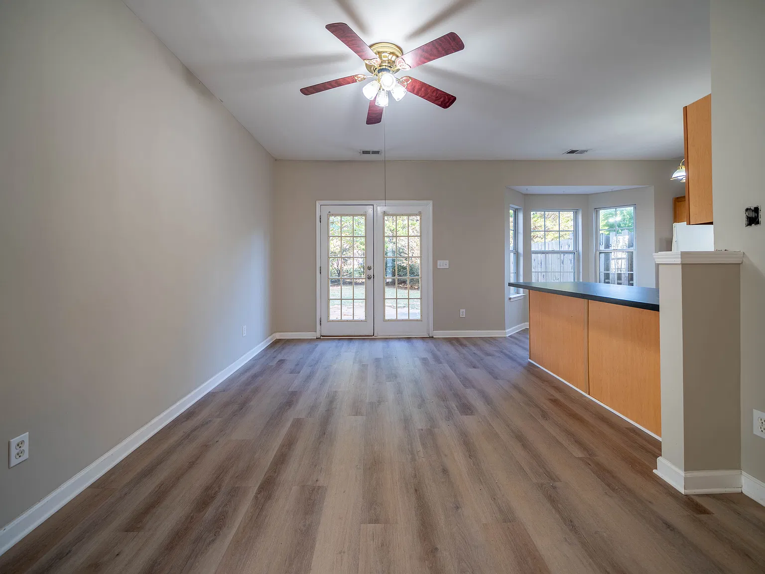 2 bed, 2.5 bath, 1438 sqft, $1,575 — Photo 4