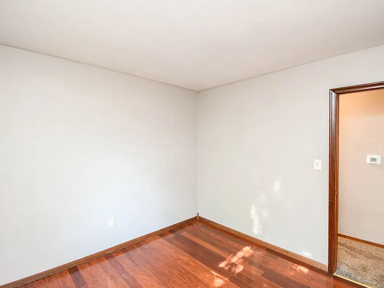 900 S Marday Ave — Photo 15