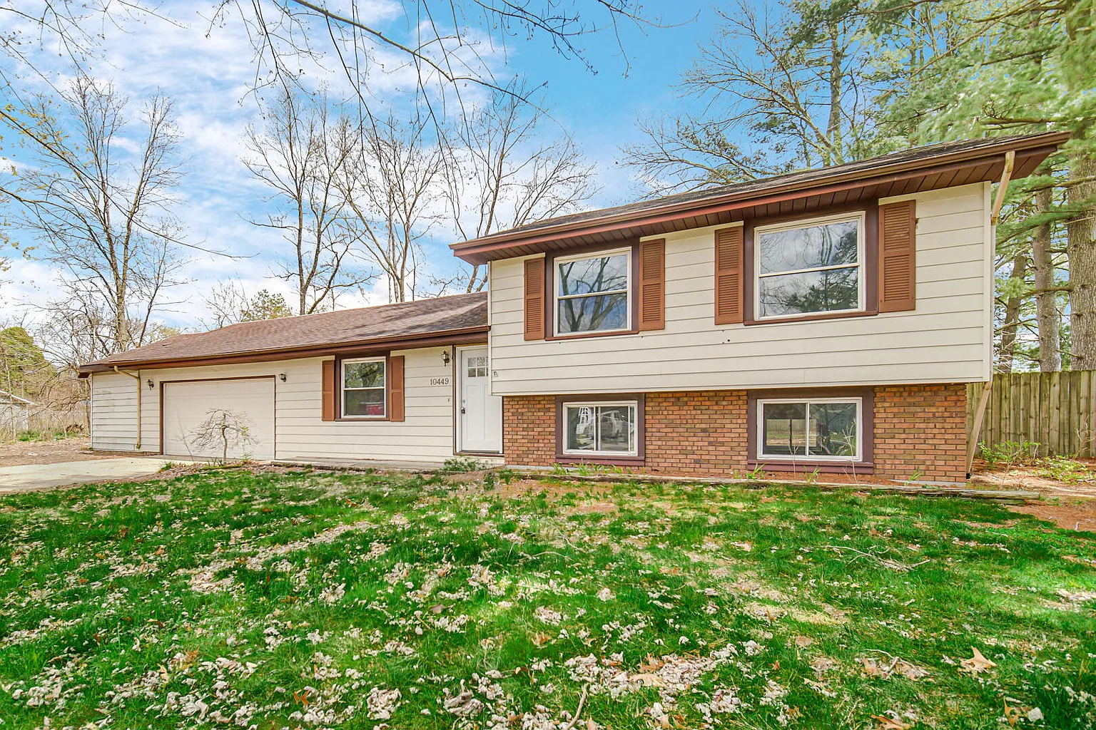 10449 N 460 E photo 1