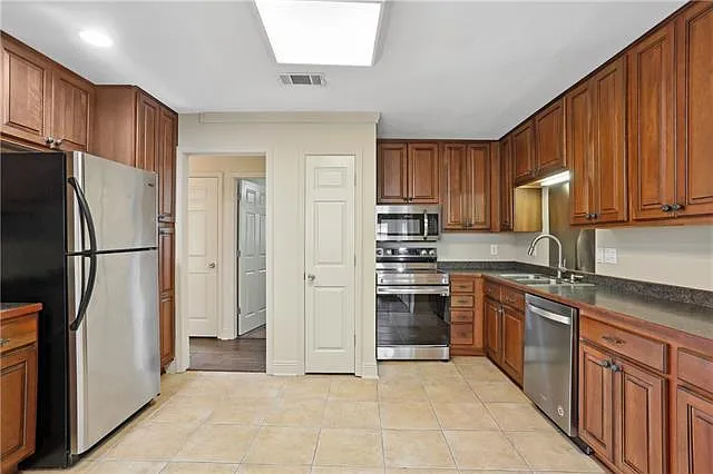 6870 Argonne Blvd — Photo 8