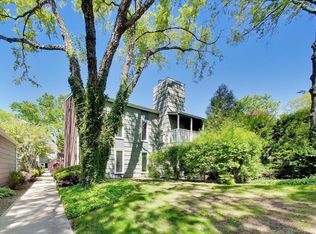 1520 Stonebridge Trl APT 2-1, Wheaton, IL 60189
