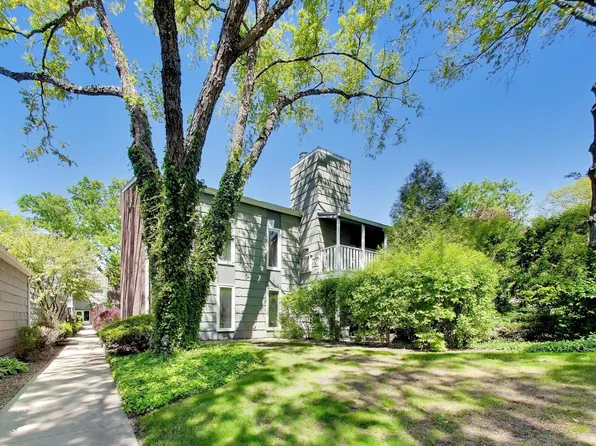 1520 Stonebridge Trl APT 2-1, Wheaton, IL 60189