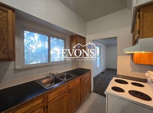 215 N Chestnut St APT 3, Toppenish, WA 98948