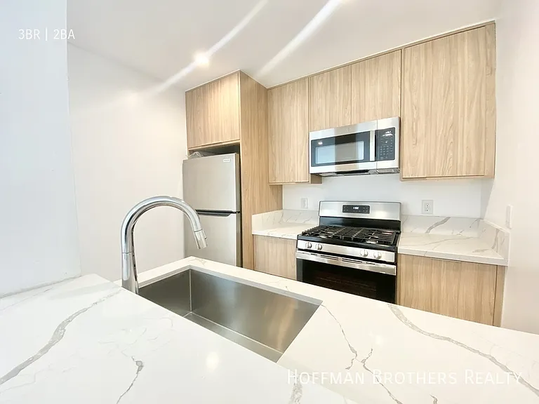 1017 Ocean Park Blvd #7 — Photo 2
