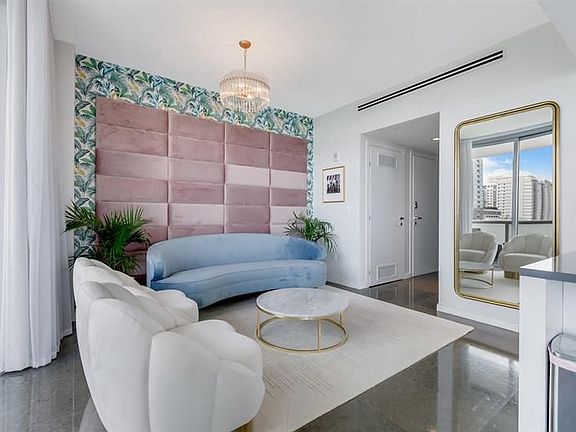4th image of 220 21st St APT 502