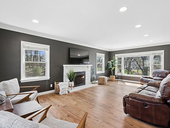2nd image of 315 Crestline Dr