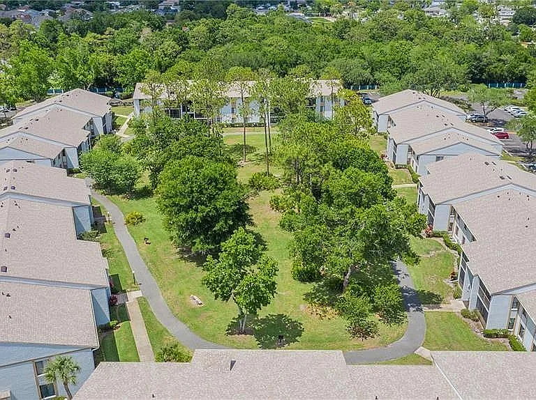 8211 Sun Spring Cir — Photo 19