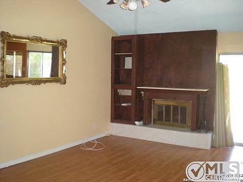 5th image of 3911 Briar Hollow St