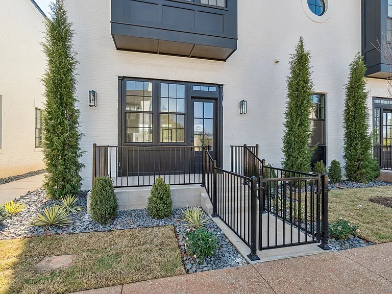 18814 Selah Way — Photo 5