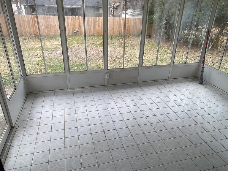 413 S Hickory Ave — Photo 26