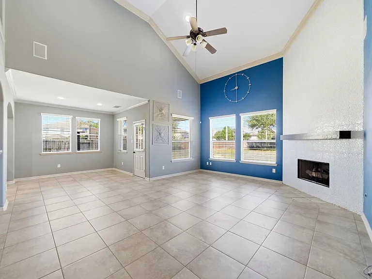 6302 Pepper Hollow Ln — Photo 9