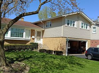 628 S George St, Mount Prospect, IL 60056