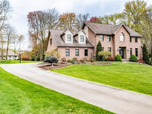 120 Blackthorn Dr, Butler, PA 16002